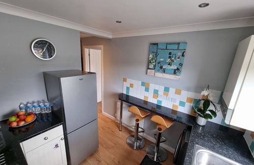 Stanwell Apartment | 144 - ExcellentStays - 2 Bedroom Flat