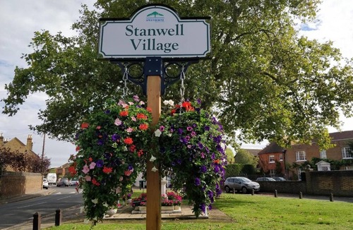 Stanwell Apartment | 144 - ExcellentStays - 2 Bedroom Flat