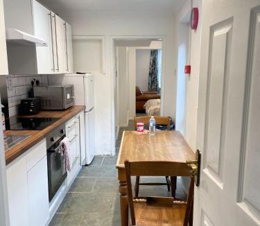 Bromley South House | 147 knapp road house