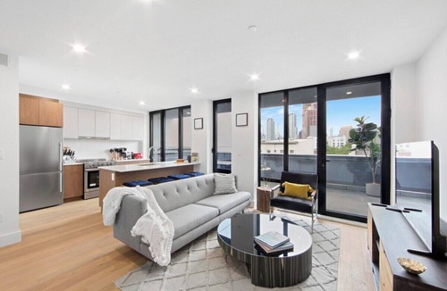 Greenpoint Apartment | 149 Green Street