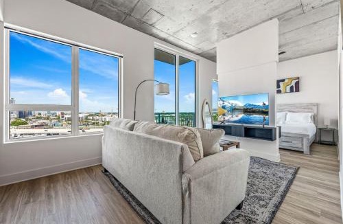 Channel District Apartment | 14th Floor SkySuite - DT Views! with Pool & Gym