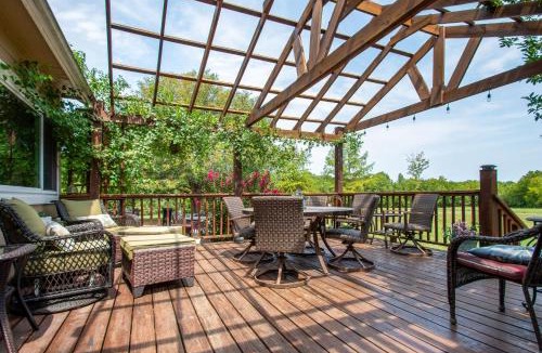 Sperry House | 15-Acre Retreat near Dtwn Tulsa & Skiatook Lake