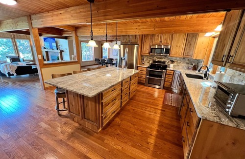 Ogden Cabin | 15 Acre Retreat Near Eden, Pickleball and Sauna