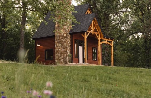 Laura House | #15 Bass Bungalow