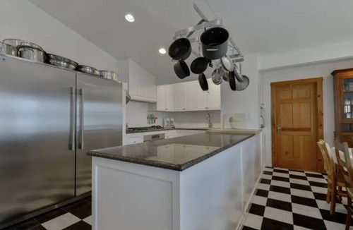 Nantucket House | 15-Bedroom Home in Surfside