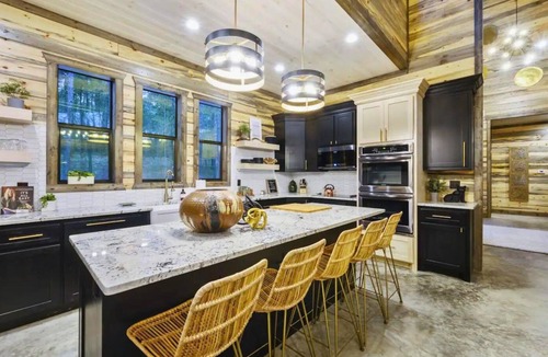 Broken Bow Cabin | 15 Bedrooms | Games | Creek | Sleeps 50 | Hot Tubs