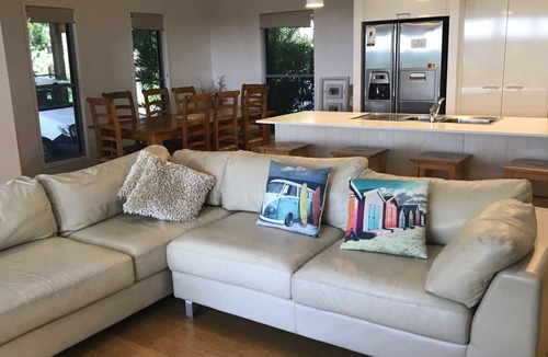 Rainbow Beach House | 15 Esprit Drive - Rainbow Shores. Wifi. Close to beach