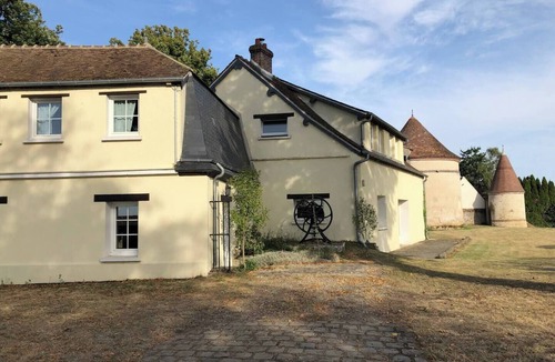 Bailleau-l'Eveque House | 15' from CHARTRES (28) : Historic property, calm and jacuzzi.