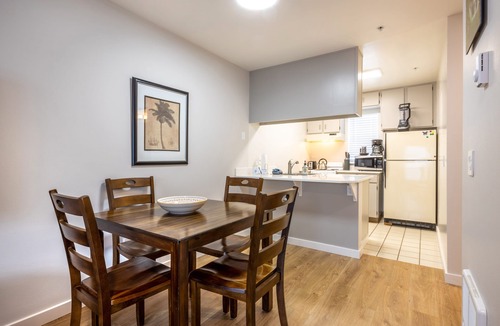 Hood River Condo | 15 Lodge Condo with Hood River Bridge View by RedAwning