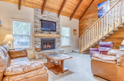 Deer Park House | 15 Lupine Lane