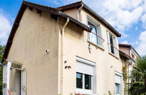 Villeneuve-le-Roi Apartment | 15 m² Serviced apartment ∙ 2 guests