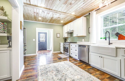 Houlton House | 15 Mi to Canadian Border: Home w/Yard!