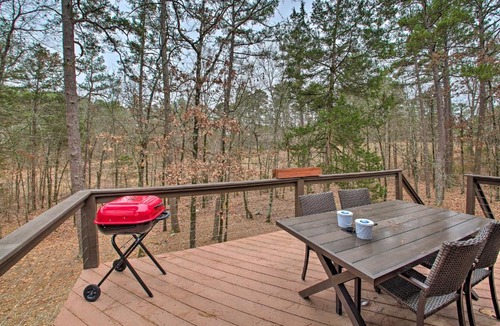 Hot Springs Village House | 15 Mi to Hot Springs Nat'l Park: Home w/Fire Pit!