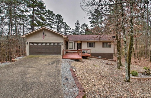 Hot Springs Village House | 15 Mi to Hot Springs Nat'l Park: Home w/Fire Pit!