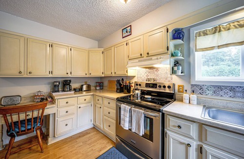 Mingoville House | 15 Mi to Penn State: Hideaway w/Fire Pit!