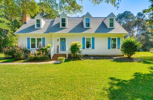 Fuquay-Varina House | 15 Mi to Raleigh: Dog-Friendly Home w/Fire Pit!