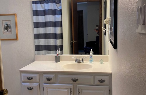 Alamogordo House | 15 Miles from White Sands National Park, less than a mile from Desert Lake Golf
