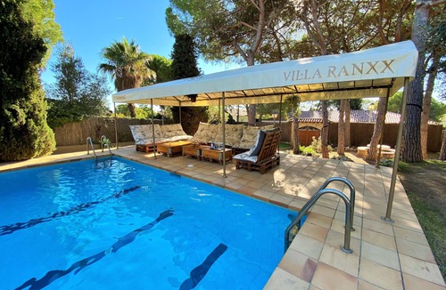 Sitges Villa | 15 min./car from Sitges – Villa El Ranch – 10-min. walk to beach. XXL Jacuzzi