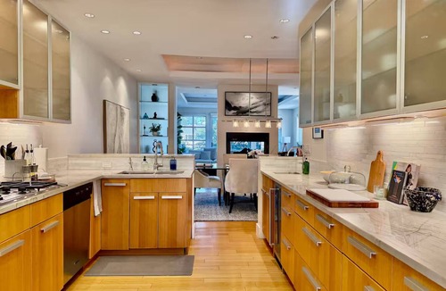 Oak Lawn House | 15 Min Drive 2 FIFA Near Shops & Restaurants!