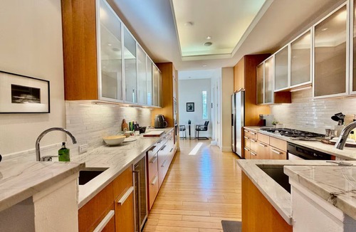 Oak Lawn House | 15 Min Drive 2 FIFA Near Shops & Restaurants!