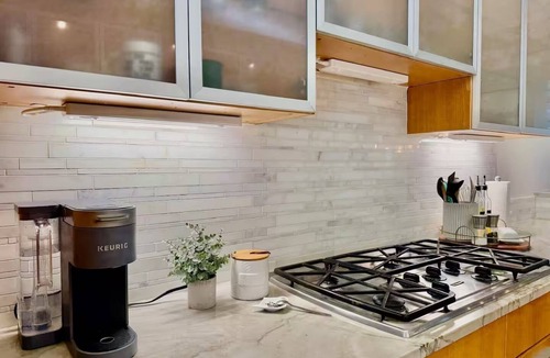 Oak Lawn House | 15 Min Drive 2 FIFA Near Shops & Restaurants!
