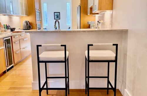 Oak Lawn House | 15 Min Drive 2 FIFA Near Shops & Restaurants!