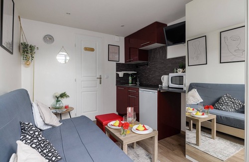 Savigny-sur-Orge Apartment | 15 MIN FROM PARIS/VILLA ORNELLA