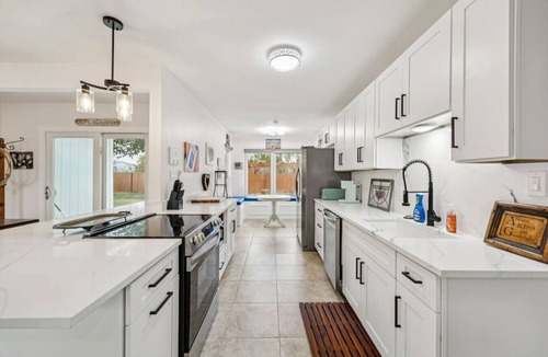Keller House | 15 Min from Texas Motor Speedway| 20 from Downtown