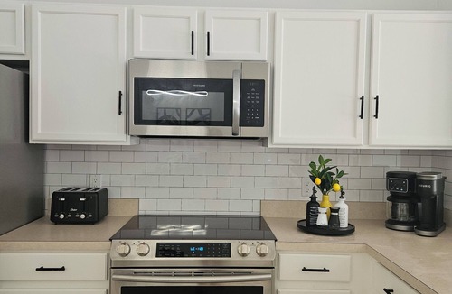 Eagle Pointe South House | 15 Min to Disney Cozy Home Heated Pool & Game Room