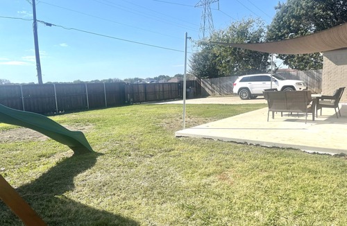 Lancaster House | 15 min to Downtown Dallas! 4BR Family Friendly Home