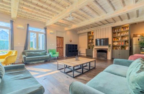 Sainghin-en-Melantois House | 15 Min to Lille - Beautiful 14p House, 5 Bedrooms