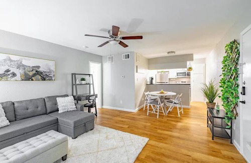 West Campus Apartment | 15 MIN Walk To Campus with Free Parking - Close Downtown