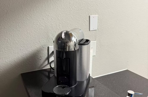 West Campus Apartment | 15 MIN Walk To Campus with Free Parking - Close Downtown