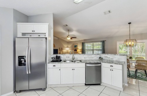 Pensacola House | 15 mins from Perdido beach, Lakefront with Firepit, near NAS/Blue Angels