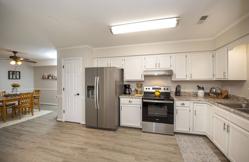 Fentress House | 15 mins from the beach