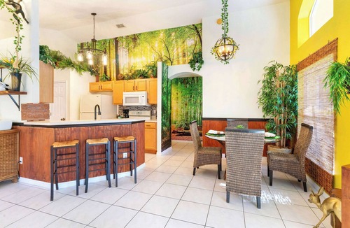Seasons House | 15 Mins to Disney Tarzan’s VR Jungle & Pirate Retreat