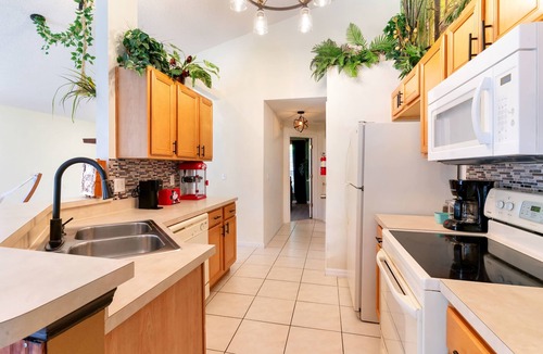 Seasons House | 15 Mins to Disney Tarzan’s VR Jungle & Pirate Retreat
