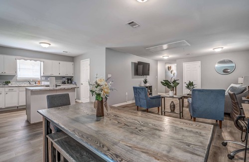Frayser House | 15 Mins to Downtown & Zoo! Hawkins Mill Hideaway