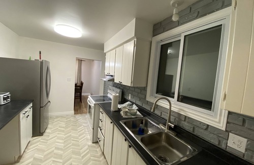 Amherstview House | 15 minutes away from downtown and Thousand Island Ferry