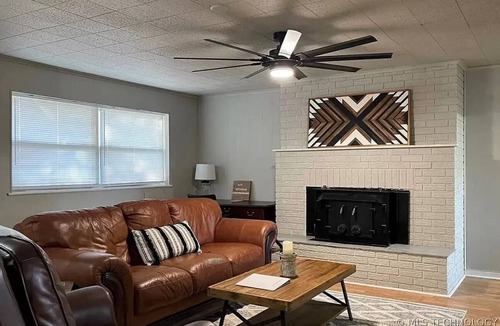 Owasso House | 15 minutes to the airport. A peaceful nest in the middle of the city.