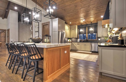 Epworth House | 15% off December-March Please Inquire