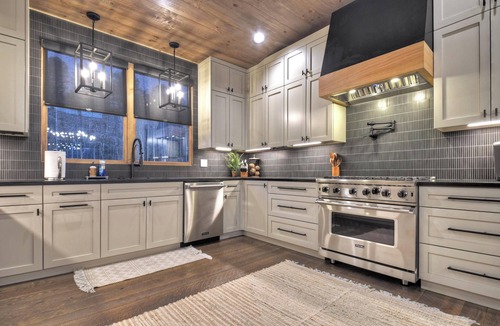 Epworth House | 15% off December-March Please Inquire