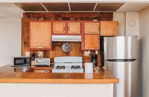Oxford Apartment | 15% off Spring Special | Historic Bank | Wi-Fi | Close to Purdue