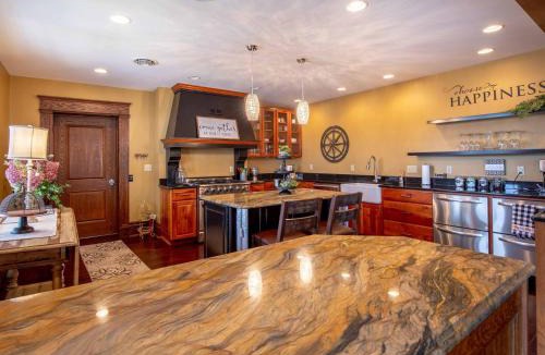 Clarion House | 15 off Spring Special Mansion Pet-Friendly