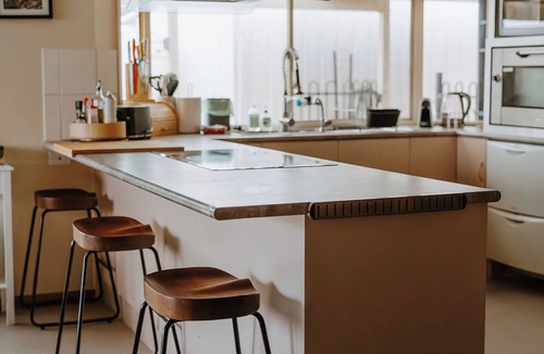 Penneshaw House | 15% Off Weekly | Coastal-View MALU | 4BR