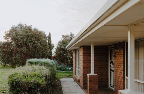 Penneshaw House | 15% Off Weekly | Coastal-View MALU | 4BR