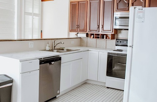 Oxford Apartment | 15 % off Winter Deal | Historic | Wi-Fi | Pet Friendly | Purdue
