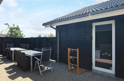 Sundstrup House | 15 person holiday home in Højslev