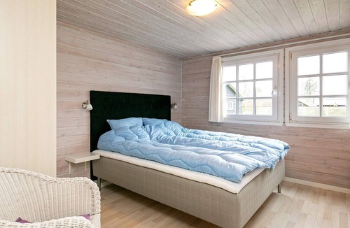 Hou House | 15 person holiday home in Hals