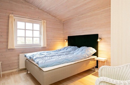 Hou House | 15 person holiday home in Hals